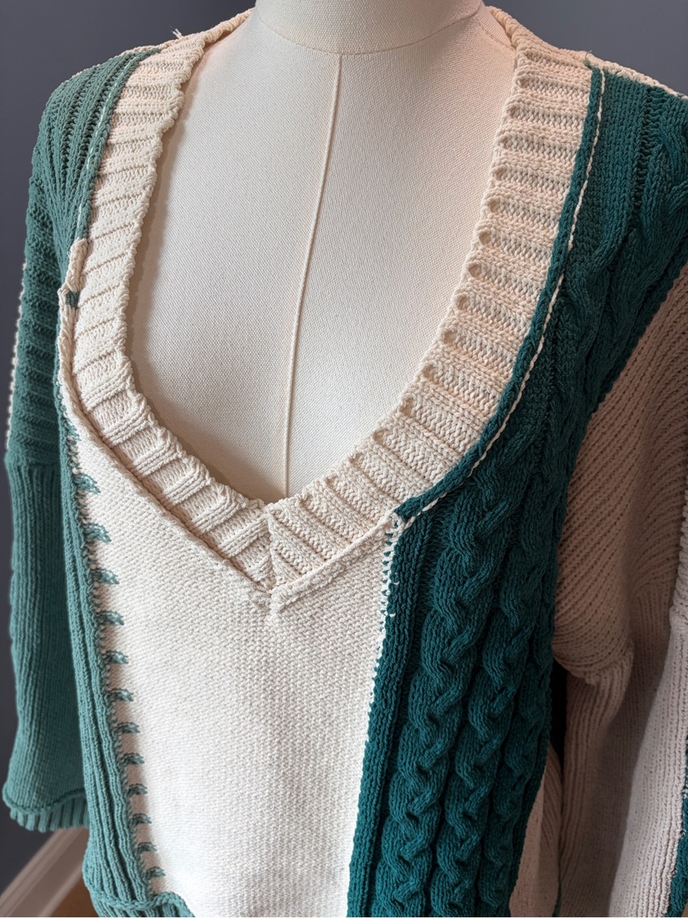 POL Cream & Sage Green Cable Knit V-Neck Oversized Sweater Small Boho - Picture 3 of 8